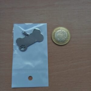 Placa (plaquita) de identificación para mascota de acero inoxidable, PERSONALIZADA, con forma de hueso, color plateada